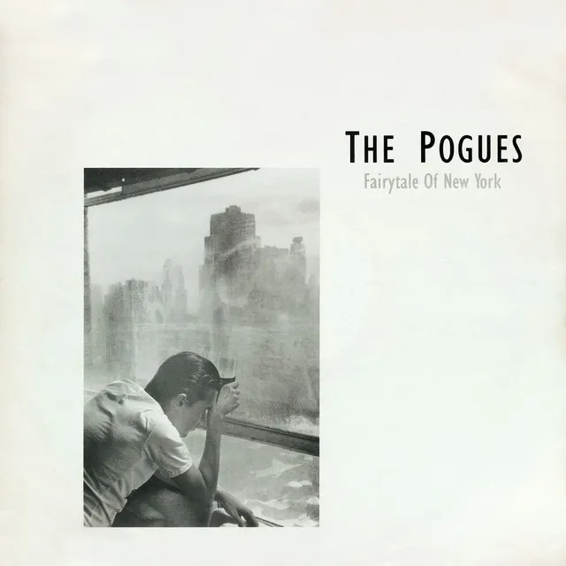 The Pogues – Fairytale of New York (feat. Kirsty MacColl)